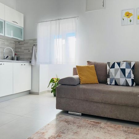 Apartment Erika - For 2 Near The Beach Pula Buitenkant foto